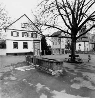 Brunnen; Wölfersheim, Kirchplatz