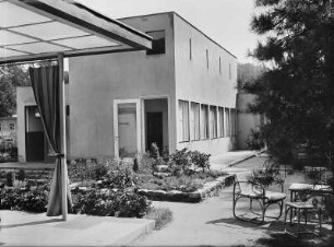 Haus für einen Kriegsbeschädigten : Dresden. II. Internationale Hygiene-Ausstellung. Haus für einen Kriegsbeschädigten (um 1930)
