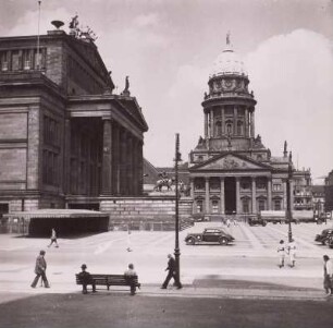 Berlin. Gendarmenmarkt mit Blick zum Französischen Dom