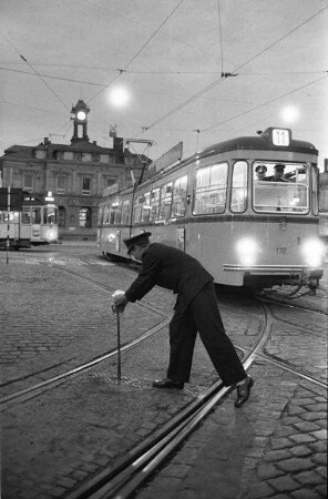 Betrieb im Straßenbahndepot in der Tullastraße.