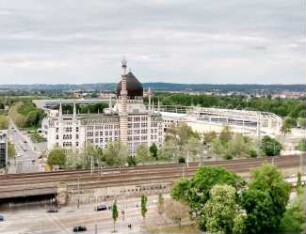 Dresden: Stadtansicht mit Yenidze und Heinz-Steyer-Stadion (im Bau)