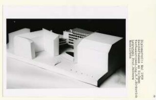 Geschäftshaus am Ku-damm, Berlin-Charlottenburg (Diplomarbeit bei Kurt Dübbers): Modellfoto 1:200