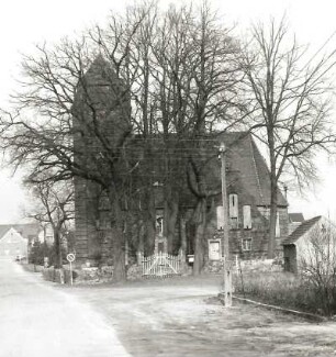 Schenkendöbern-Pinnow. Dorfkirche (1909-1910). Ansicht von Süden