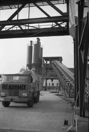Inbetriebnahme des neuen Fertigbetonwerks der Firma Ready-Mix im Karlsruher Rheinhafen