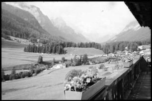 Trins, Gschnitz Tal: Gschnitz Tal vom Balkon Trinserhof
