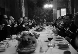 Stuttgart: Villa Reitzenstein; Besuch bei der Landesregierung; beim Essen