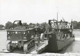 Landungsboot wird beladen