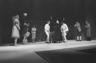 Szenenbilder aus "Sechse kommen durch die ganze Welt", Märchen von Christian Noack nach den Brüdern Grimm. Theater der Freundschaft Berlin, 05.10.1972