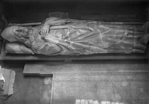 Grabfigur des Jean d'Arcy, Bischof von Langres (gestorben 13.8.1344)