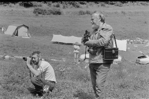 Čičmany. Akt-Pleinair 1980. Volkhard Wilehlm und Roger Rössing beim Fotografieren (im Hintergrund Günter Rössler)