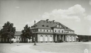 Dresden-Altstadt, Theaterplatz 3. Italienisches Dörfchen (1911-1913; H. Erlwein). Eingangsseite