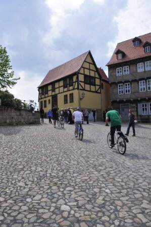Quedlinburg - Schlossberg : Häuser am Schlossberg, aufgenommen in Quedlinburg am 23. April 2014. Foto Uwe Gerig