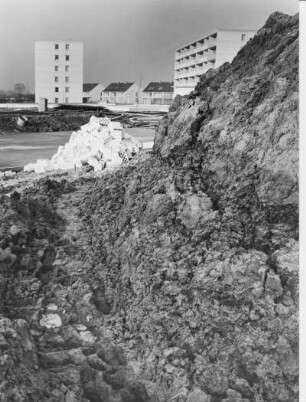 Wohnraum ist in Hamburg knapp. In den 1960-igern bricht ein Bauboom an. Blick auf eine Baustelle