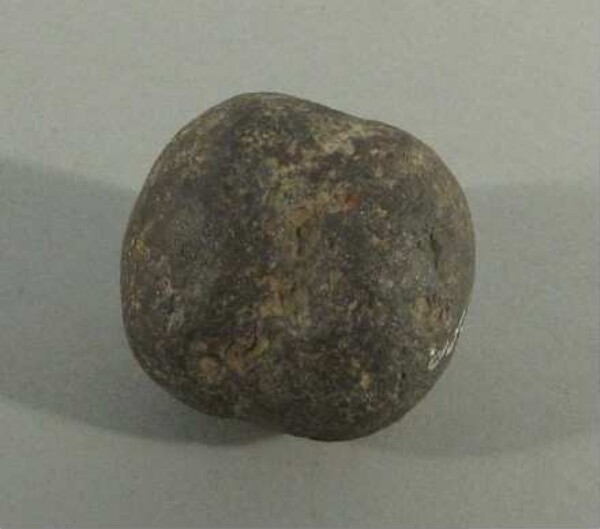 Stone bola