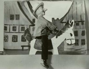 Kasperle zu Pferde : Handpuppenspiel des 'Dresdner Kasperle' Oswald Hempel