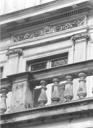 Dresden-Neustadt, Radeberger Straße 35. Wohnhaus (1862). Balkon (1. Obergeschoß)