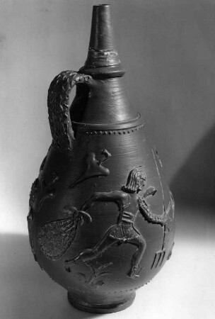 Krug mit Gladiatorenszenen : Krug mit Gladiatorenszenen. Keramik (151/200). Speyer: Historisches Museum der Pfalz mit Weinmuseum