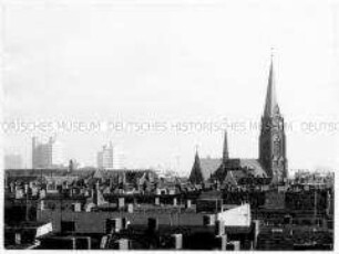 Blick auf eine Stadtsilhouette (Altersgruppe bis 14)