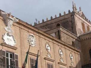 Rathaus und Dom von Monreale