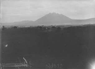 Sabyinyo : Der Vulkan Sabyinyo in der Gruppe der Virunga-Vulkane