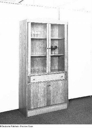 Vitrinenschrank