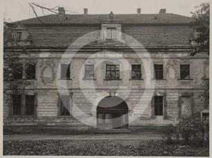 Gartenfassade von Schloss Gnichwitz