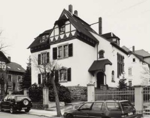 Mittweida, Villa : Mittweida, Villa, Poststraße 36/ Ecke Johann-Sebastian-Bach-Straße, um 1910, Straßenansicht