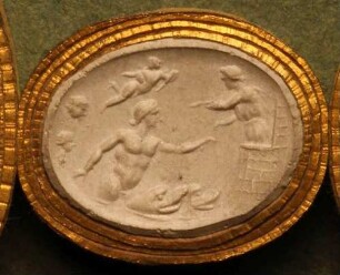 Der zu Hero schwimmende Leander, über ihm fliegt Cupido (Daktyliothek, Zweites Historisches Tausend)