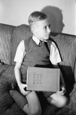 Bukarest: Familie Schmidt, Junge