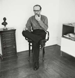 Der Zeichner und Karikaturist Saul Steinberg