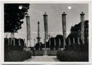 Berlin, Funkturm, Flaggenschmuck