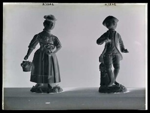 Zwei Figuren Gärtner und Gärtnerin