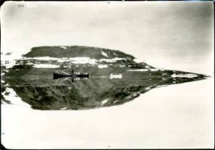 Der russische Eisbrecher "Malygin" in der Stillen Bucht (Hooker Insel, Franz Josephs Land)