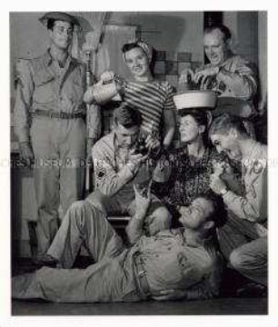 Henry Ries (unten liegend) und Kollegen in der US Air Force in Indien