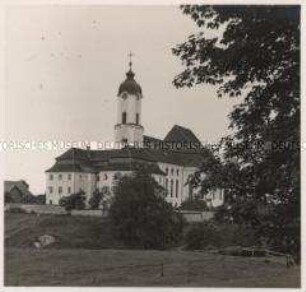 Steingaden, Wallfahrtskirche zum Gegeißelten Heiland auf der Wies von Nordosten