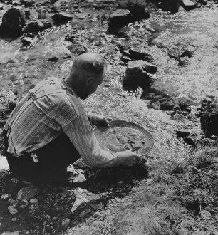 Archivfotografie "menschen_ausland_finnland_goldwaescher_3582"