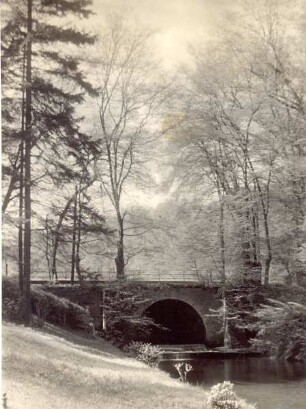 Brücke über die Berlebecke an der Oberen Mühle. Detmold. Allee. Papierabzug