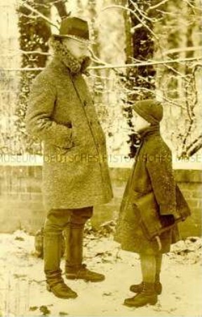 Prinz Oskar? mit seinem Sohn, dem Prinzen Burchard?