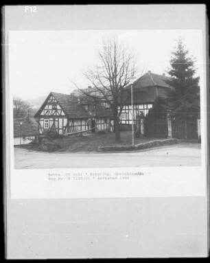 Hof mit ehemaliger Gerichtsstätte am Burgring