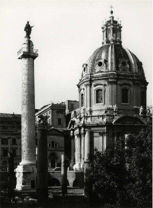 Trajansforum mit der Kirche S. Nome di Maria