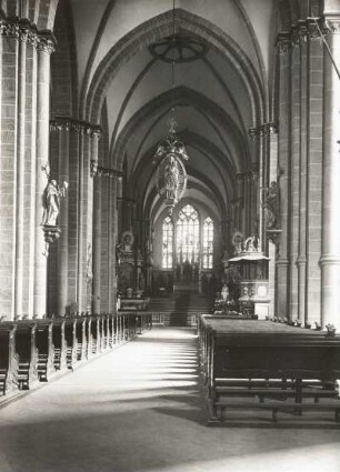 Paderborn, Dom : Paderborn. Hohe Dom St. Maria, St. Liborius, St. Kilian. Hauptschiff gegen Osten