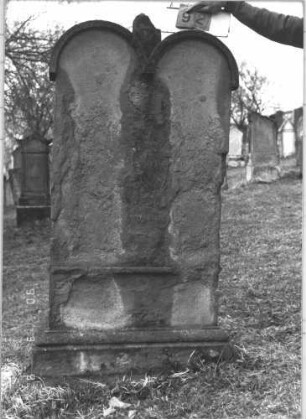 Grabstein 92 (Index: 99786748) Besonderheit: Formblatt nicht vorhaden: Grabstein 92