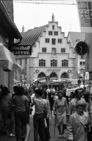 Freiburg: Kornhaus von der Schusterstraße aus