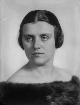 Coswig. Portrait eines jungen Mädchens