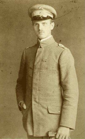 Hohl, Theodor, Dr.; Leutnant der Reserve, geboren am 03.11.1892 in Helmershausen