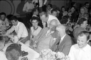 Chemiker; Studentenabend Lindau Sängerhalle 2.7.: Hermann Staudinger im Gespräch