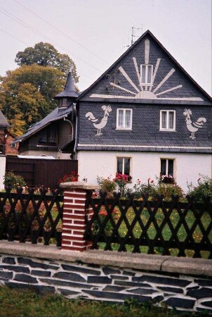 Haus wie voriges Bild, Giebelgestaltung