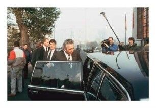 Egon Krenz an der Volkskammer, Berlin-Mitte, November 1989