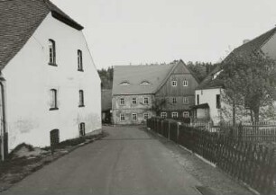Blick zum Wohnhaus (1787, 2. H. 19. Jh.)