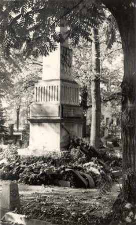 Sowjetischer Friedhof in Bautzen : Sowjetske pohrjebnišćo w Budyšinje